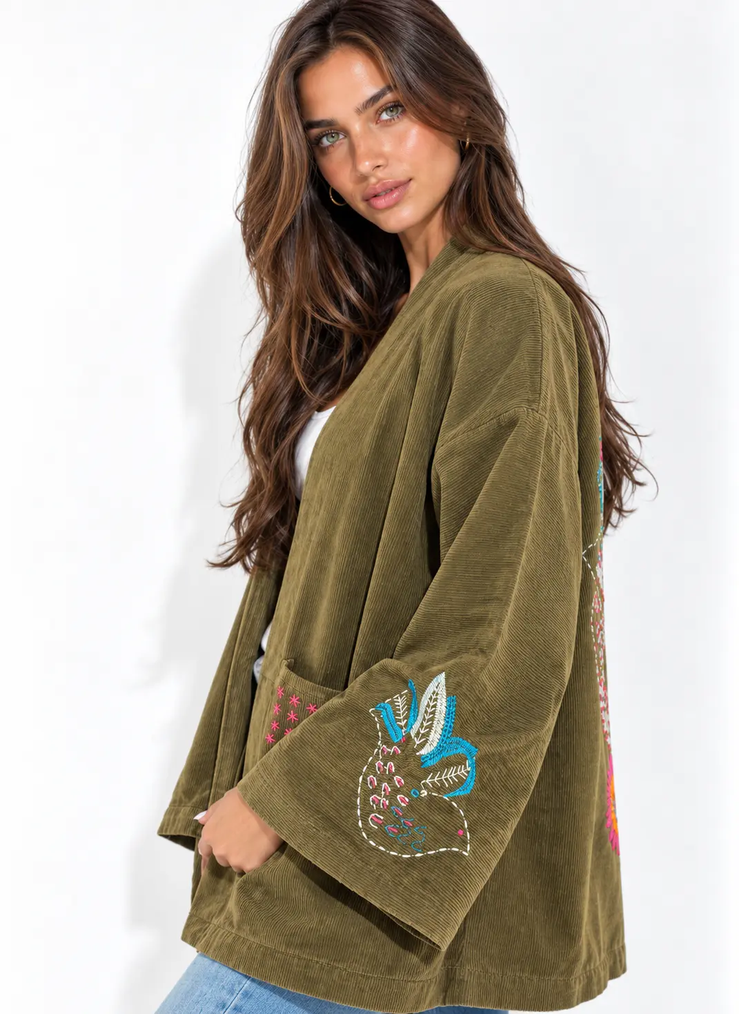 Kimono verde com bordado de pássaro.webp